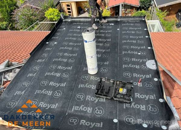Dakrenovatie met Royal onderdak op plat dak in De Meern Dakrenovatie met Royal onderdak op plat dak in De Meern